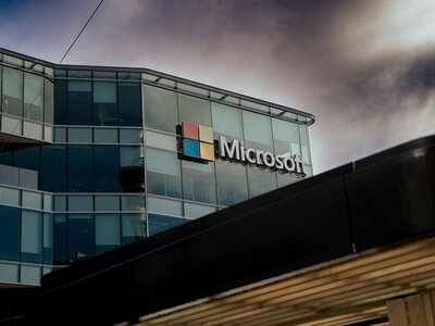 Microsoft потеряла $613 миллиардов из-за ИИ: почему инвесторы бегут от техногиганта