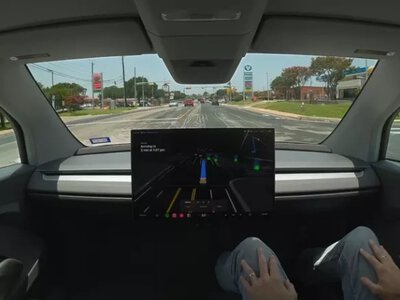 Cybercab Tesla вышел на улицы Остина: первые беспилотные такси без руля уже маневрируют в городском трафике