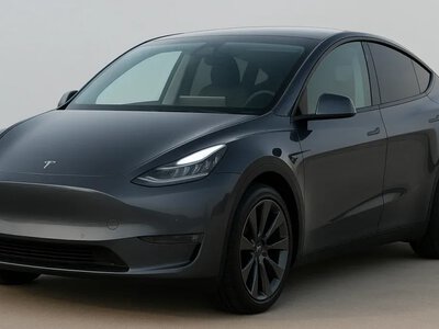 Чи варта Tesla Full Self Driving $99 на місяць: досвід з FSD V14