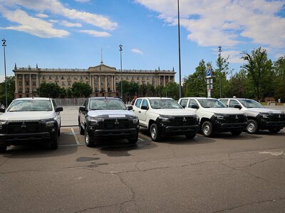 Николаеву подарили пять автомобилей Mitsubishi - их отдадут городским службам 