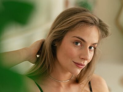 Известная украинская актриса впервые стала мамой: что известно об отце ребенка (фото)