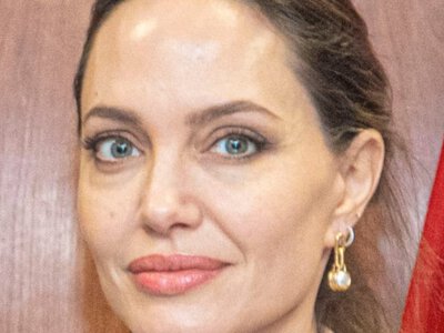 Годы без свиданий: Анджелина Джоли откровенно рассказала о личной жизни после развода (Видео)