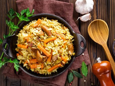 Плов с курицей, как из казана: главный секрет вкусного и рассыпчатого блюда