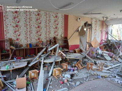 ВС РФ атаковали Запорожье КАБами: под удар попал детский сад, есть раненые (фото)