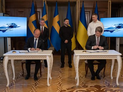 Украина и Швеция заключили соглашение о закупке 16 истребителей Gripen