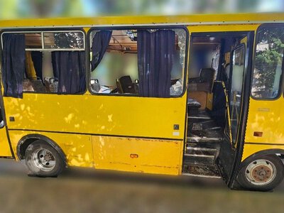 Дрон РФ атаковал маршрутку в Херсоне: двое погибших, семеро раненых (фото)