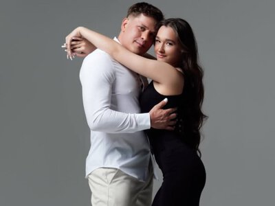 Скандал среди украинцев: 38-летнего блогера раскритиковали из-за его романа с 18-летней (фото) (Видео)
