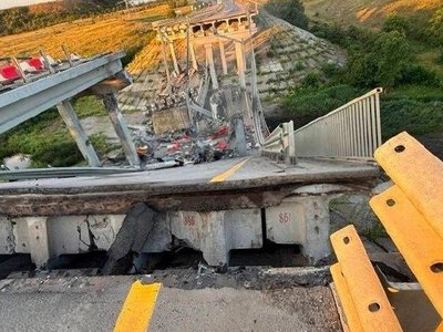 Мост Мариуполь — Донецк разрушен: оккупантам пришлось срочно изменить маршрут