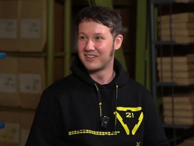 В результате прямого попадания КАБа погиб военнослужащий и музыкант Игорь Ходжаниязов
