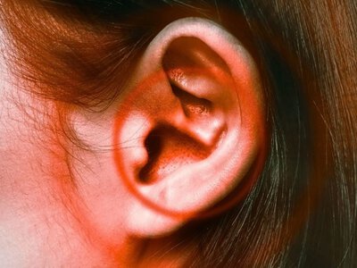 Загадочный шум мучает людей по всему миру уже 50 лет: ученые нашли его причину