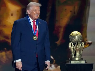 50 депутатів Європарламенту закликали ФІФА розслідувати вручення Трампу Премії миру – Politico