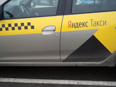 Ведущий оператор такси в РФ просит власти увеличить лимиты на топливо для таксистов
