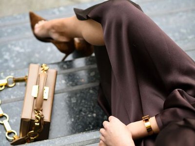 Какие цвета одежды прибавляют возраст: советы для женщин 40+