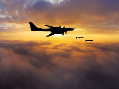 Россия подняла в небо Ту-95МС: существует высокая угроза ночного ракетного удара по Украине