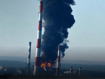 ВСУ поразили один из крупнейших НПЗ в России, мост и склад дронов