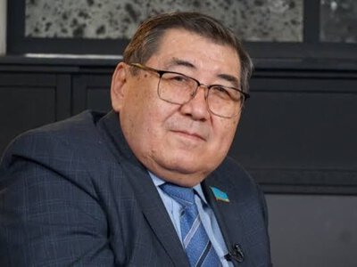  Ермурат Бапи: Мы должны стать нацией, которая стремится в будущее, а не остается привязанной к трагедиям прошлого 