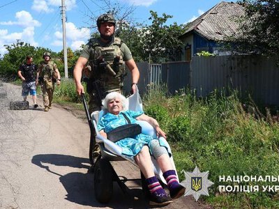 Спасение из руин: как «Белые Ангелы» эвакуируют пожилых людей из Дружковки