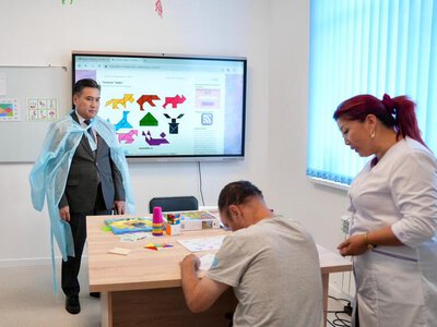 Аскарбек Ертаев ознакомился с работой Центра социального обслуживания «Жәрдем»