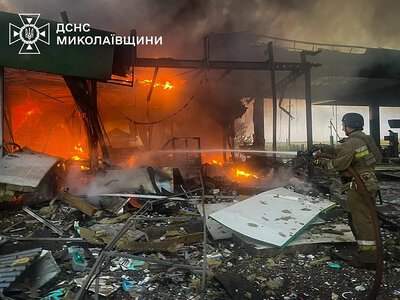 Удар по АЗС на дороге Николаев - Одесса: спасатели показали, как тушили пожар (видео)