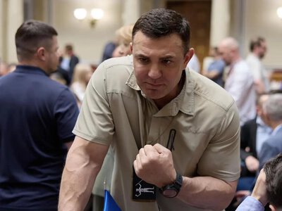 Принес на заседание сало и книгу Платона: ВАКС избрал Тищенко меру пресечения