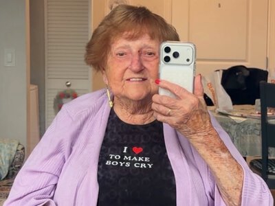 Вы меня не остановите: 96-летнюю блогершу грозят выселить из дома престарелых за шумные вечеринки