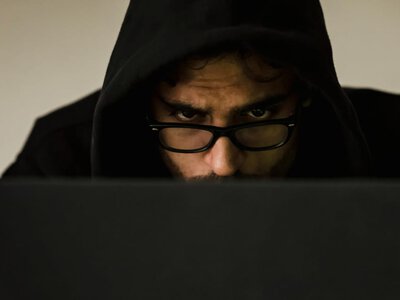 Почему сложные технологии не требуются: как функционируют современные мошеннические колл-центры (Видео)