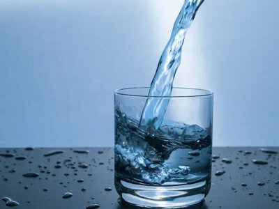 Міф про «2 літри води»: скільки справді потрібно дорослим і дітям