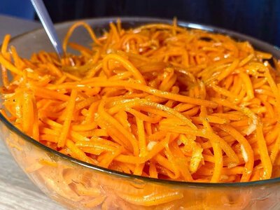Всего один ингредиент – и морковь по-корейски станет в разы вкуснее: об этом секрете знают единицы