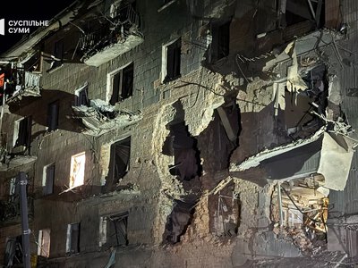 ВС РФ обстреляли центр Сум с помощью КАБ и дронов: трое погибших, более 10 раненых (фото, видео)