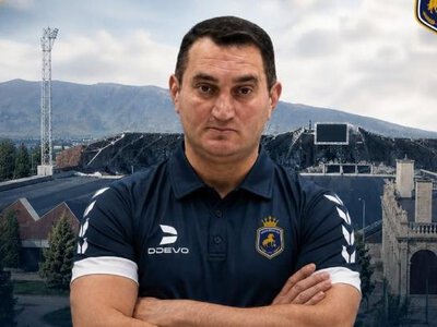 Çempion klub baş məşqçisi ilə bağlı nə qərar verdi?