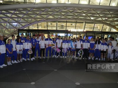 Avropa çempionatında tarixi nəticəyə imza atan Azərbaycan komandası qayıtdı