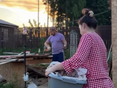 Дом площадью 18 квадратов: люди живут в собачьей будке, чтобы не платить за аренду (фото)