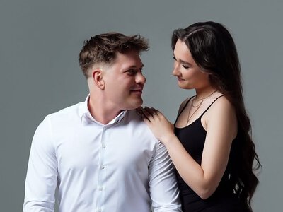 38-летний блогер, завязавший роман с 18-летней девушкой, подколол хейтеров