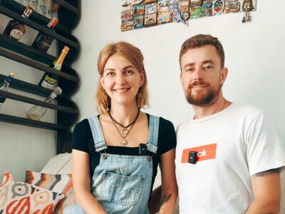 Из Киева в деревню: пара купила дом за $3000, к которому не ведут дороги (фото, видео)