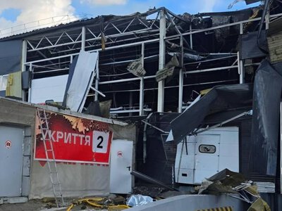 Противник нанес удар по сортировочному терминалу Новой почты в Чернигове