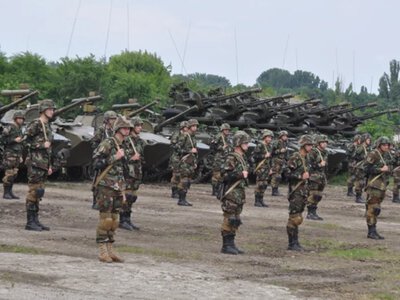 Молдова получит более 100 проверенных в Украине бронемашин Senator и израильские САУ