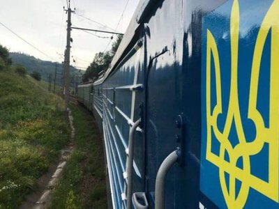 Укрзализныця изменила движение ряда поездов после ночной атаки РФ: какие рейсы задерживаются