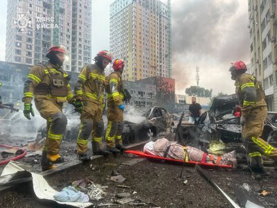 Число погибших в Киеве возросло до девяти после массированной ракетной атаки РФ