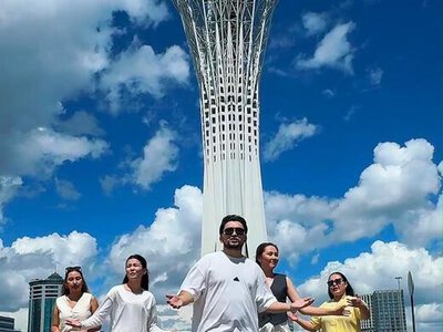 «Бар әлемді тамсандырған гүл Астана»: столичные учителя сделали необычный подарок ко Дню города