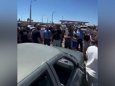 Просто прихоть: крымчанам на АЗС на Кубани не продают бензин (видео)
