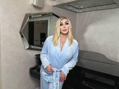 Ирина Билык обратилась к своим потенциальным поклонникам: Кому нужна жена?