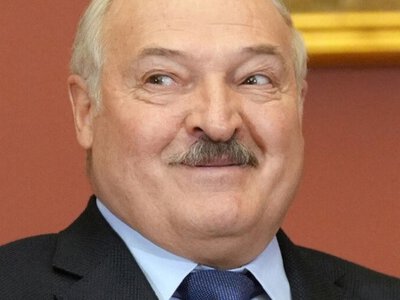 Лукашенко уверяет, что не отправит своих солдат в Украину