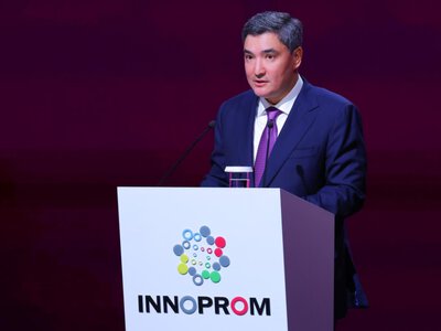  Бектенов рассказал о цифровой трансформации промышленности Казахстана на форуме в Екатеринбурге 