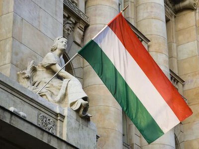 Венгрия шпионила за институциями ЕС через дипломатическое представительство в Брюсселе - расследование