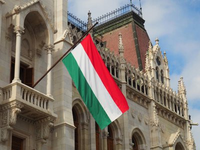  Венгрия впервые после смены власти разместила евробонды на €3 млрд 