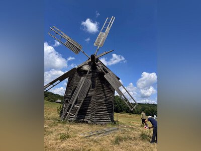 Россияне повредили уникальную ветряную мельницу в музее Пирогово (фото)