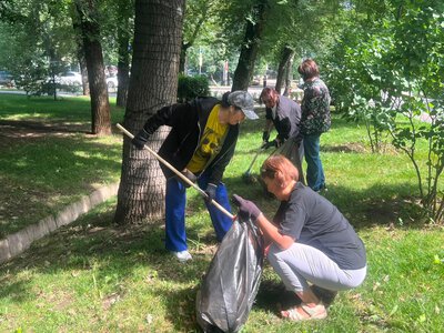 В Алматы на субботнике собрали свыше 900 кубометров мусора