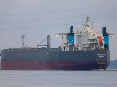 Тотальный разгром в Азовском море: украинские дроны за одну ночь поразили 8 танкеров российского «теневого флота»