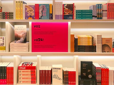 Dua Lipa Відкрила Бібліотеку Заборонених Книжок