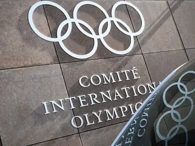 МОК отменил ограничения на участие российских спортсменов и команд в международных соревнованиях